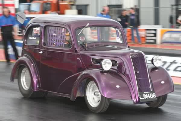 Lee started racing in 2005 at the Hot Rod Drags